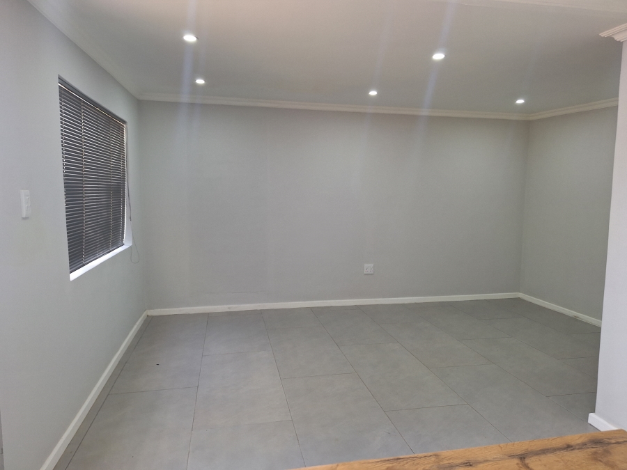 To Let 1 Bedroom Property for Rent in Retief Eastern Cape